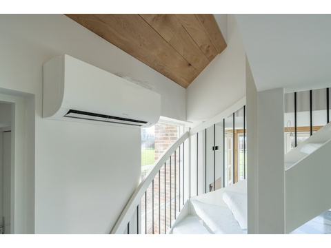 kaufen-freistehendes-ferienhaus-noordwelle-klimaanlage-und-treppe-recreatieadviseurs...
