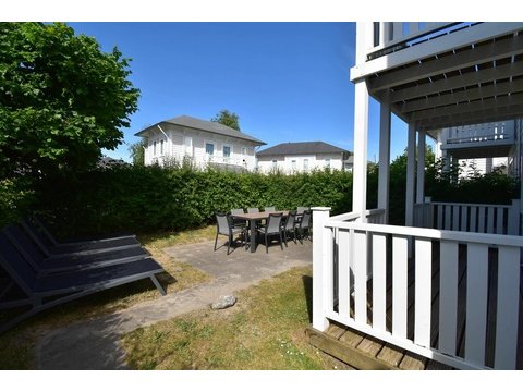 Ferienhaus-Garten-Cape-Helius-Terrasse-Gartenset-8-Personen02