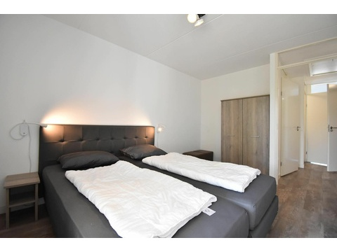 ferienwohnung-schlafzimmer-cap-helius-balcony-zugang-boxspring09