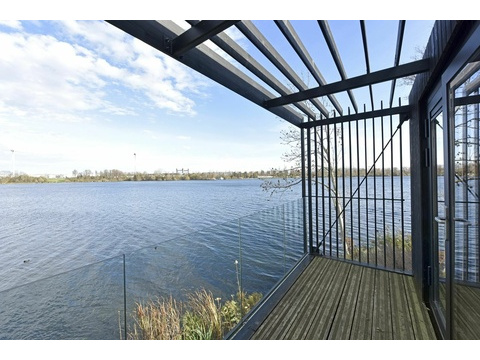 Luxus 4-Personen-Ferienhaus direkt am Wasser im Roompot Lakeside Resort Brielle mit 2 Schlafzimmern...