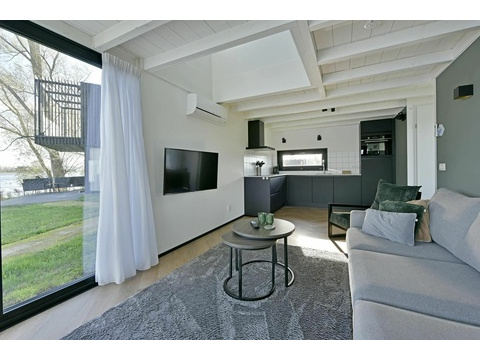 Luxus 4-Personen-Ferienhaus direkt am Wasser im Roompot Lakeside Resort Brielle mit 2 Schlafzimmern...