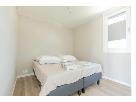 Hauptschlafzimmer-Ferienhaus-Burgh-Haamstede-Mit-Doppelbett001