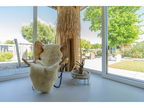 Wohnzimmer Chalet Schouwen Duin Schiebetür Garten Südlage Ibiza-Stil002