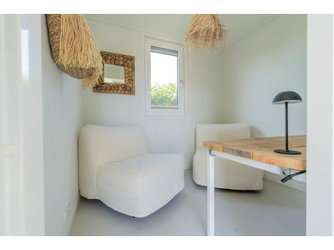 Hauptschlafzimmer Ibiza-Stil Chalet Schouwen Duin Holz Schiebetür004