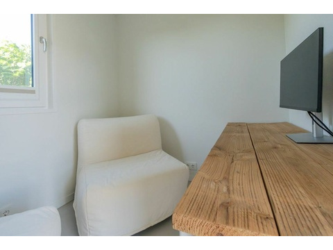 Hauptschlafzimmer Ibiza-Stil Chalet Schouwen Duin Holz Schiebetür001