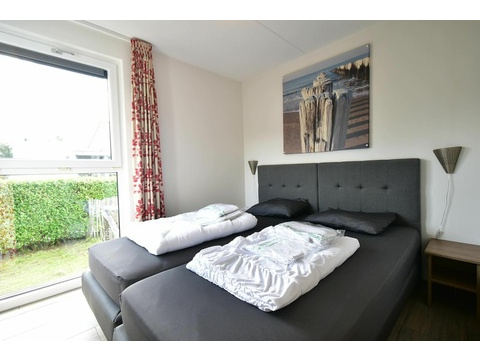 Haus Ouddorp Hauptschlafzimmer Garten Blick Fußweg Strand07