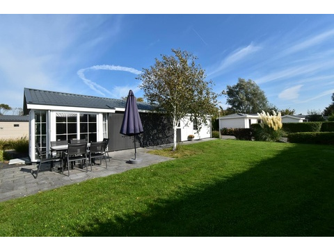 Einfamilienhaus kaufen in Oost-Graftdijk, 296 m² Grundstück, 56 m² Wohnfläche, 3 Zimmer