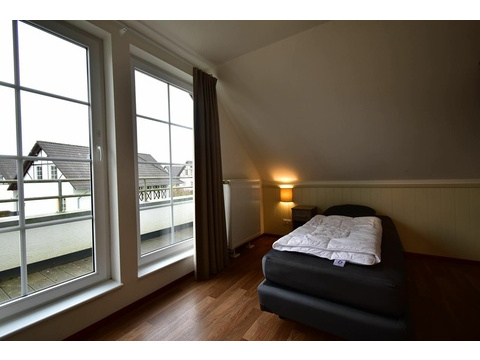 Freistehendes 4-Personen-Ferienhaus mit neuer Küche und 2 Bädern im Ferienresort Cochem011