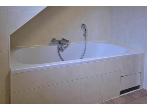 Freistehendes 4-Personen-Ferienhaus mit neuer Küche und 2 Bädern im Ferienresort Cochem018