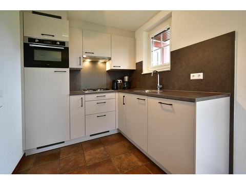 Freistehendes 4-Personen-Ferienhaus mit neuer Küche und 2 Bädern im Ferienresort Cochem029