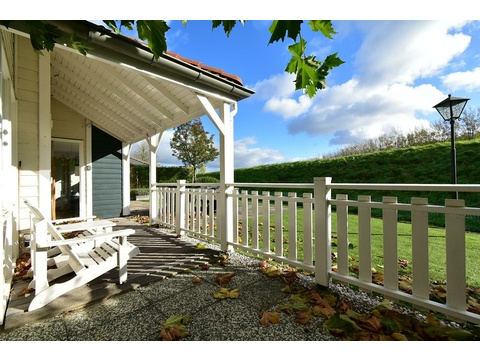 chalet-kaufen-summio-park-aquadelta-bruinisse-niederlande-ueberdachte-veranda-2025