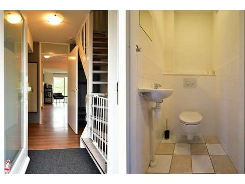 chalet-kaufen-summio-park-aquadelta-bruinisse-niederlande-flur-mit-treppe-wc-2025