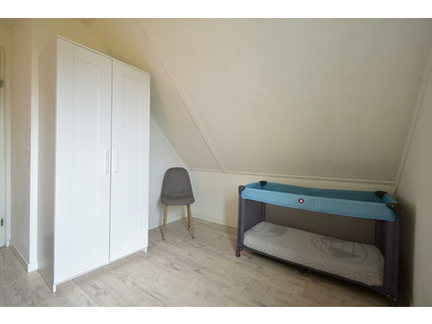chalet-kaufen-summio-park-aquadelta-bruinisse-niederlande-extra-raum-obergeschoss-kinderbett-2025