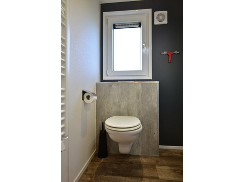 chalet-kaufen-europarcs-kaatsheuvel-badezimmer-toilette-detail-2025