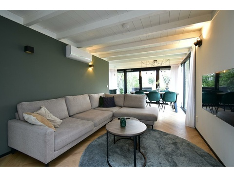 ferienhaus-kaufen-lakeside-resort-brielle-zwartewaal-wohnzimmer-offener-wohnbereich-2026