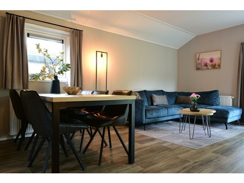 kaufen-chalet-biddinghuizen-essbereich-wohnzimmer-detail-recreatieadviseurs-vakantiehuistekoop-nl...