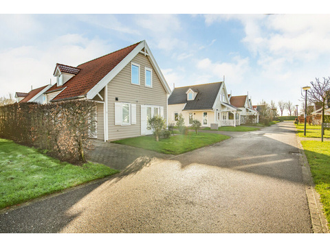 freistehendes-ferienhaus-mit-einfahrt-kaufen-lxry-property.jpg