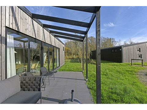 kaufen-meadow-zwartewaal-architektur-holzfassade-recreatieadviseurs-vakantiehuistekoop-nl.jpg
