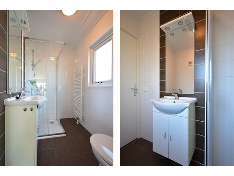 Badezimmer Überblick mit Dusche und Waschtisch – Ferienhaus zu verkaufen Biddinghuizen