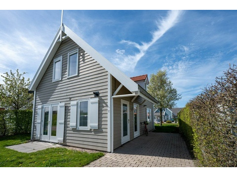 Einfamilienhaus kaufen in Bruinisse, 301 m² Grundstück, 85 m² Wohnfläche, 4 Zimmer