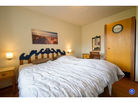 master-bedroom-kopen-appartement-brouwershaven-zeeland-recreatieadviseurs-vakantiehuistekoop-nl.jpg