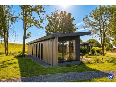 kopen-vrijstaande-vakantiewoning-lith-zijgevel-glaspartij-recreatieadviseurs-vakantiehuistekoop-nl...