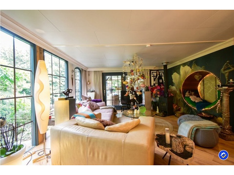 kaufen-ferienhaus-doornspijk-veluwe-exklusives-wohnzimmer-kaminofen-recreatieadviseurs...
