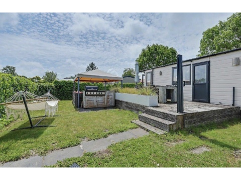 Einfamilienhaus kaufen in Oostvoorne, 399 m² Grundstück, 44 m² Wohnfläche, 3 Zimmer