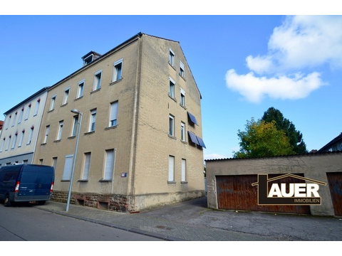 Mehrfamilienhaus kaufen in Saarbrücken, 692 m² Grundstück, 330 m² Wohnfläche, 14 Zimmer
