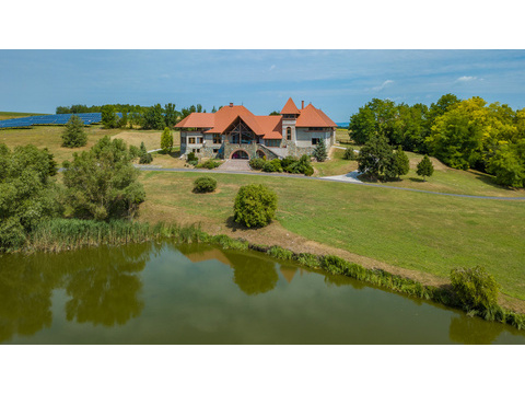 Haus kaufen in Siófok, mit Garage, 7.718 m² Grundstück, 950 m² Wohnfläche