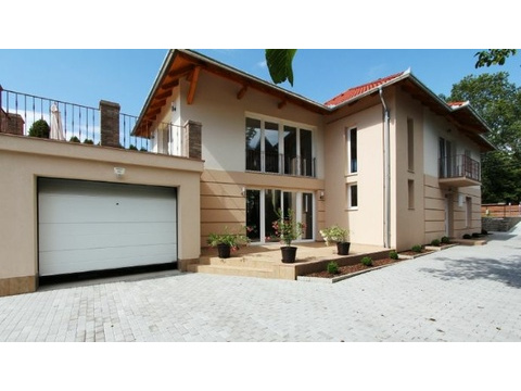 Einfamilienhaus kaufen in Bük, mit Garage, 990 m² Grundstück, 240 m² Wohnfläche