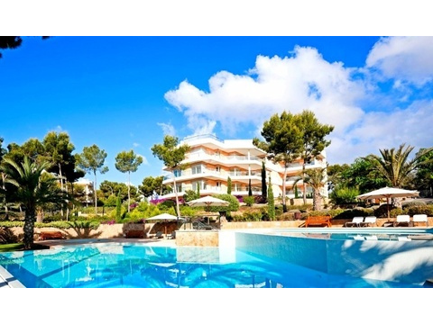 Erdgeschosswohnung kaufen in Sol de Mallorca, 235 m² Wohnfläche