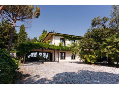 Villa kaufen, 400 m² Wohnfläche