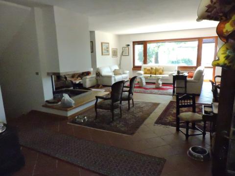 Zweifamilienhaus kaufen in Arezzo, 550 m² Wohnfläche