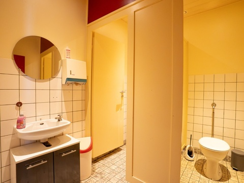 HF-----27 Toiletten 2