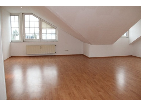 Dachgeschoss links
