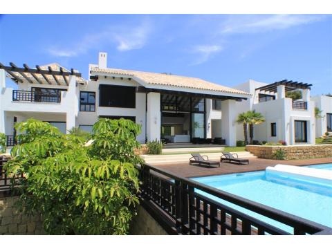Villa kaufen in Marbella, 4.500 m² Grundstück, 1.100 m² Wohnfläche, 8 Zimmer