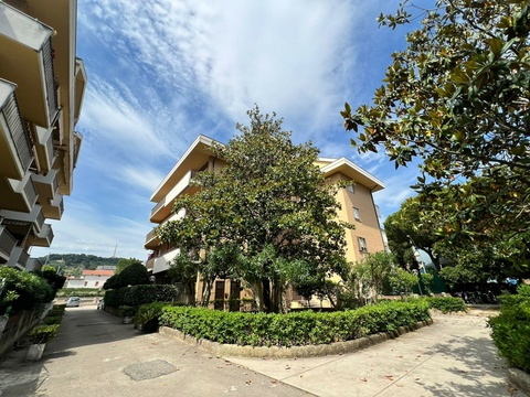 Etagenwohnung kaufen in Francavilla al Mare, 121 m² Wohnfläche, 4 Zimmer