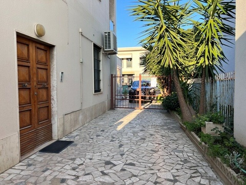Etagenwohnung kaufen in Montesilvano, 120 m² Wohnfläche, 2 Zimmer