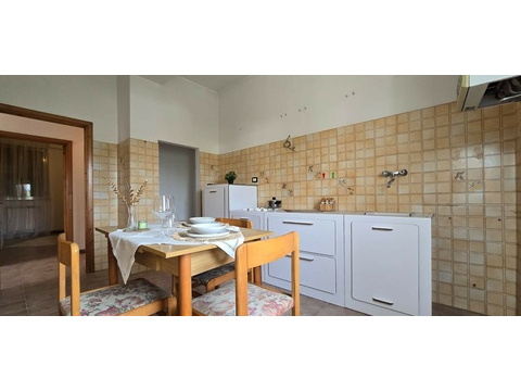 Etagenwohnung kaufen in Pescara, mit Stellplatz, 100 m² Wohnfläche, 3 Zimmer