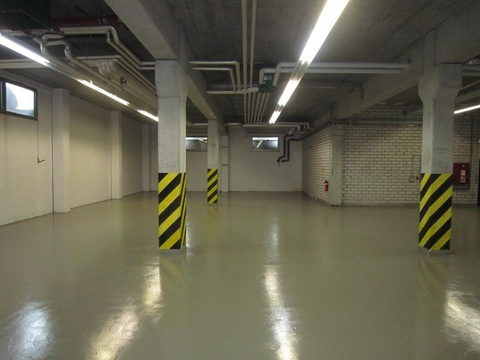 Lagerhalle im UG