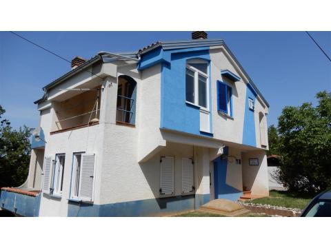 Villa kaufen in Jablanac, 140 m² Grundstück, 225 m² Wohnfläche, 8 Zimmer