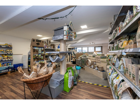 Verkaufsfläche kaufen in Wiesbaden, mit Garage, 156,9 m² Verkaufsfläche
