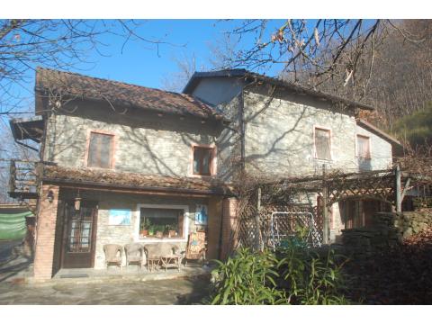 Villa kaufen in Acqui Terme, 35.000 m² Grundstück, 160 m² Wohnfläche, 6 Zimmer