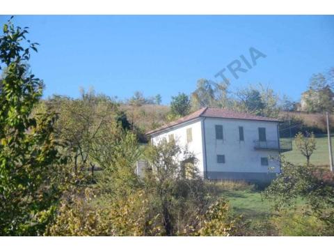 Bauernhaus kaufen in Melazzo, 60.000 m² Grundstück, 400 m² Wohnfläche, 11 Zimmer