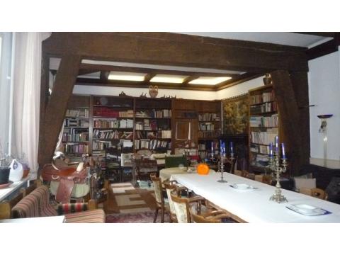 Bibliothek und Esszimmer