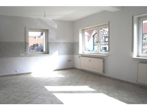 große helle Wohnküche (2)
