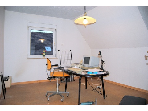Zimmer OG geringe Schräge