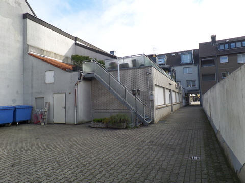 Mehrfamilienhaus kaufen in Willich, mit Garage, mit Stellplatz