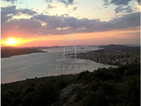 Sondernutzungsgrundstück kaufen in Šibenik, 18.684 m² Grundstück